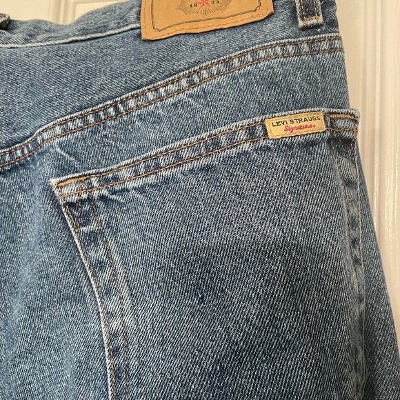 Levi Strauss blue jeans regular fit. Size 34x34 mens. Great condition 100 cotton - Picture 5 of 5